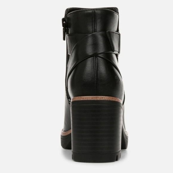 Naturalizer Madalynn Strap Water Repellent Ankle Lug Bootie Size 9.5 - Picture 3 of 11